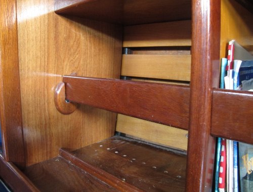 Shelf for small books, Rail in Place